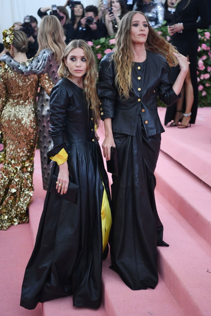 Mary-Kate Olsen & Ashley Olsen