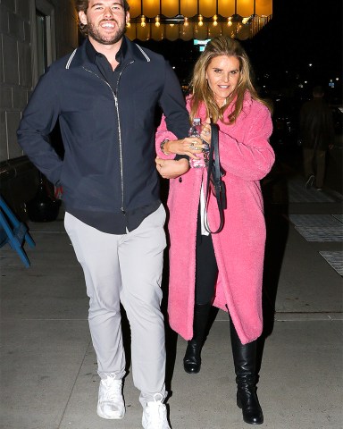 Maria Shriver and her son Christopher Schwarzenegger were spotted arm-in-arm while taking a walk in NYC

Pictured: Christopher Schwarzenegger,Maria Shriver
Ref: SPL5275684 171121 NON-EXCLUSIVE
Picture by: Felipe Ramales / SplashNews.com

Splash News and Pictures
USA: +1 310-525-5808
London: +44 (0)20 8126 1009
Berlin: +49 175 3764 166
photodesk@splashnews.com

World Rights