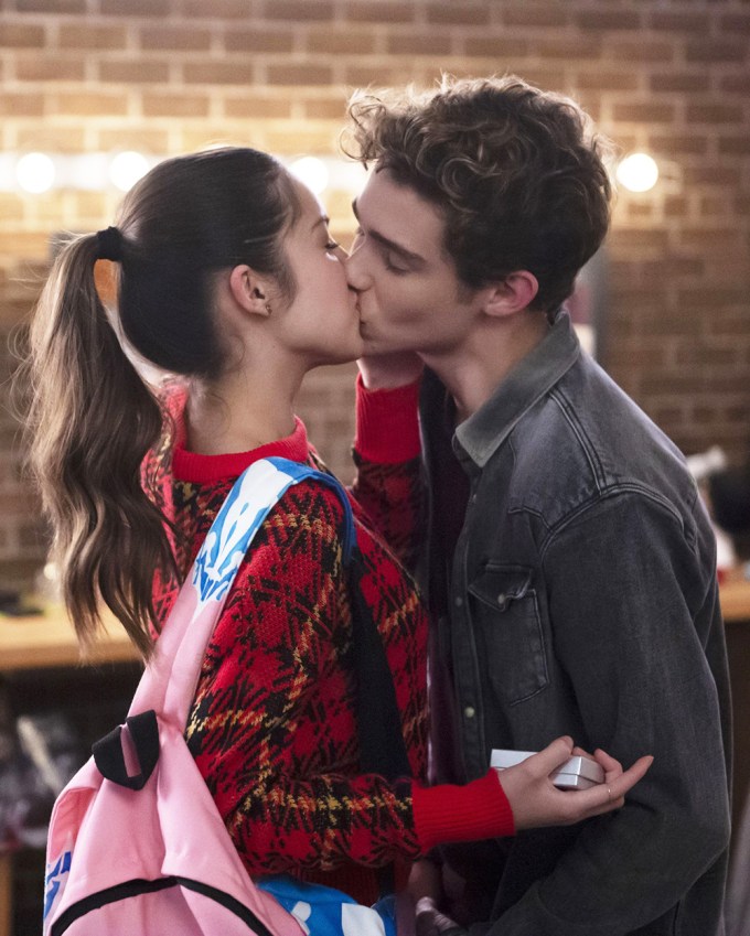 Joshua Basett and Olivia Rodrigo kiss in HSMTMTS