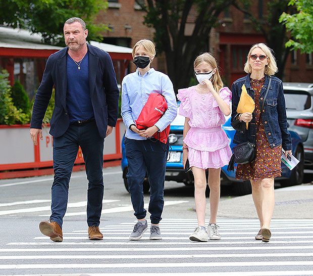 Liev Schreiber, Naomi Watts, Sasha, Kai