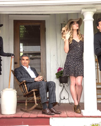 SCHITT'S CREEK, from left: Catherine O'Hara, Eugene Levy, Annie Murphy, Daniel Levy, 'Finding David', (Season 2, ep. 201, originally aired Jan. 12, 2016). photo: ©CBC / courtesy Everett Collection