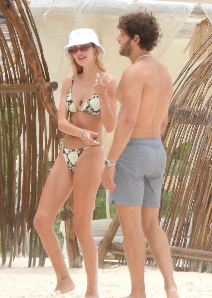 Delilah Hamlin and Eyal Booker in Mexico