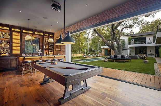 joe jonas and sophie turner's bar in LA mansion