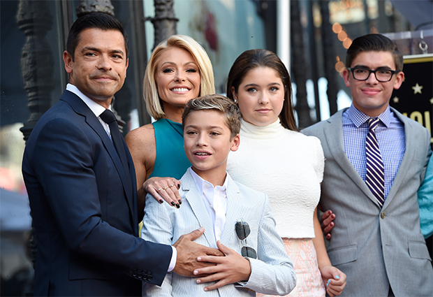 kelly ripa, mark consuelos and kids