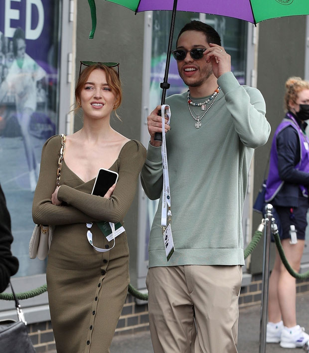 Phoebe Dynevor & Pete Davidson