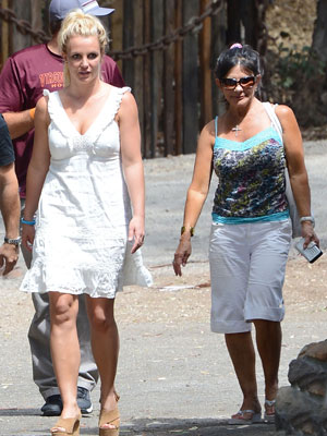britney spears and mom lynne