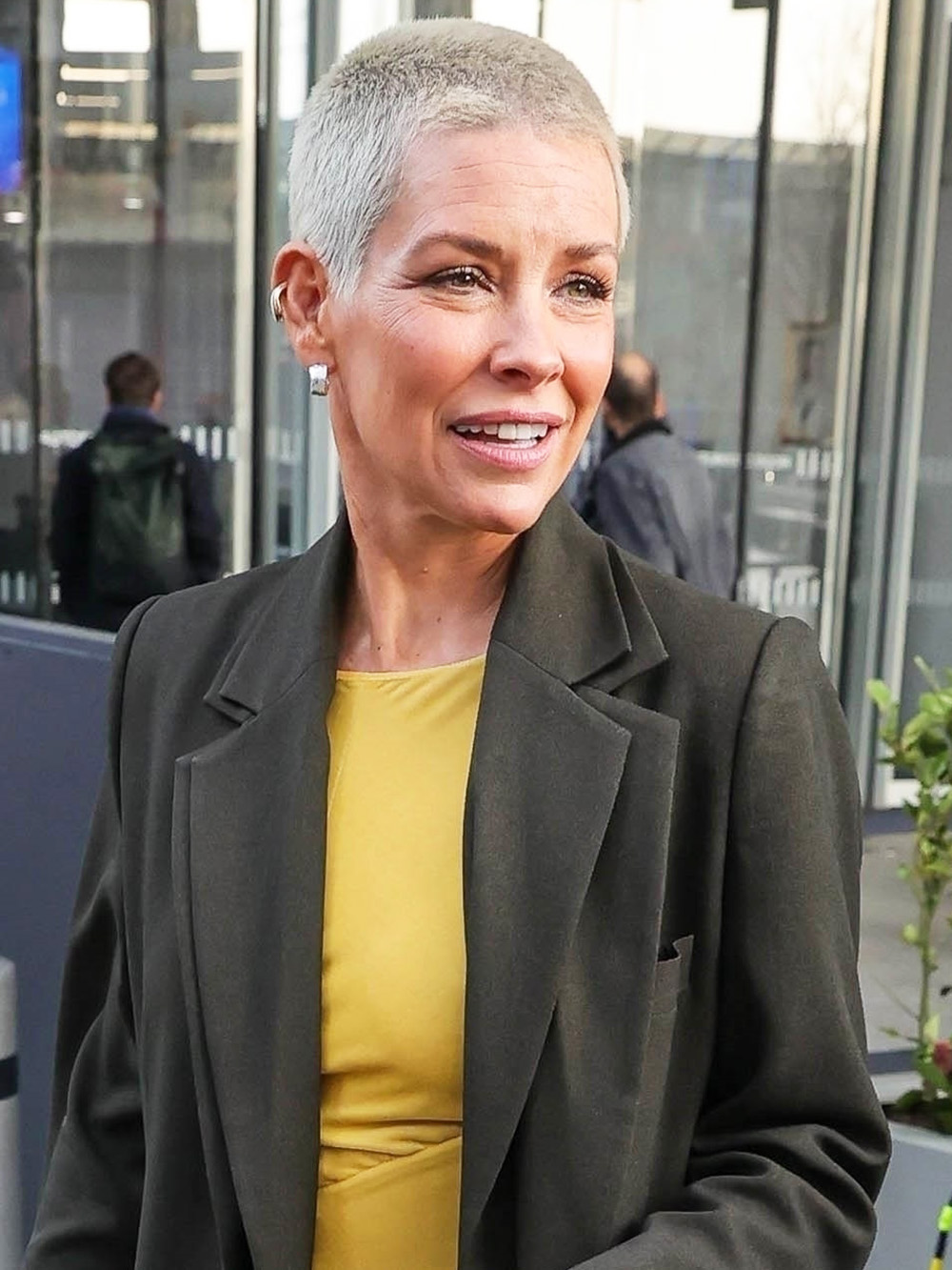 London, UNITED KINGDOM  - Actress Evangeline Lilly, who added extra height in platform shoes and was sporting striking cropped hair, was seen stepping out from Virgin Radio in London.

Pictured: Evangeline Lilly

BACKGRID USA 15 FEBRUARY 2023 

BYLINE MUST READ: Mattpapz / BACKGRID

USA: +1 310 798 9111 / usasales@backgrid.com

UK: +44 208 344 2007 / uksales@backgrid.com

*UK Clients - Pictures Containing Children
Please Pixelate Face Prior To Publication*