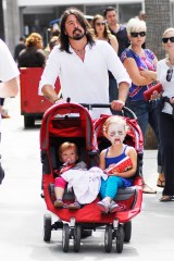 "Foo Fighters" singer Dave Grohl  Pushes 3 _-year-old Violet Maye and 8-month-old Harper Willow at a Market in Los Angeles.

Pictured: Dave Grohl and Harper willow and Violet Maye,Dave Grohl
Harper willow
Violet Maye
Ref: SPL206092 290810 NON-EXCLUSIVE
Picture by: SplashNews.com

Splash News and Pictures
USA: +1 310-525-5808
London: +44 (0)20 8126 1009
Berlin: +49 175 3764 166
photodesk@splashnews.com

World Rights