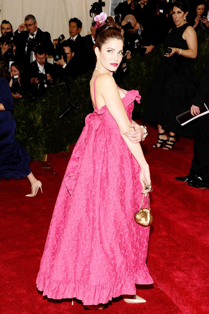 Linda Evangelista At The 2014 Met Gala