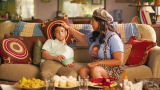 ON MY BLOCK (L to R) JASON GENAO as RUBY MARTINEZ and JESSICA MARIE GARCIA as JASMINE in episode 402 of ON MY BLOCK Cr. COURTESY OF NETFLIX © 2021