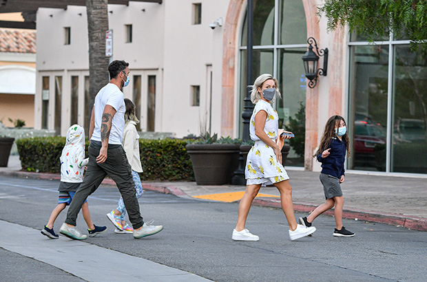 Brian Austin Green, Sharna Burgess