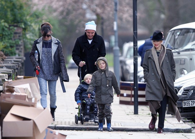 Gavin Rossdale & Gwen Stefani out With Kingston, Zuma, & Daisy in 2012