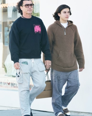 Malibu, CA  - *EXCLUSIVE*  - Bush frontman Gavin Rossdale enjoys some father-and-son time with his son Kingston shopping in Malibu.  Kingston, 16  who is Gavin's oldest child with ex Gwen Stefani is nearly as tall as his dad!

Pictured: Gavin Rossdale

BACKGRID USA 5 APRIL 2023 

USA: +1 310 798 9111 / usasales@backgrid.com

UK: +44 208 344 2007 / uksales@backgrid.com

*UK Clients - Pictures Containing Children
Please Pixelate Face Prior To Publication*