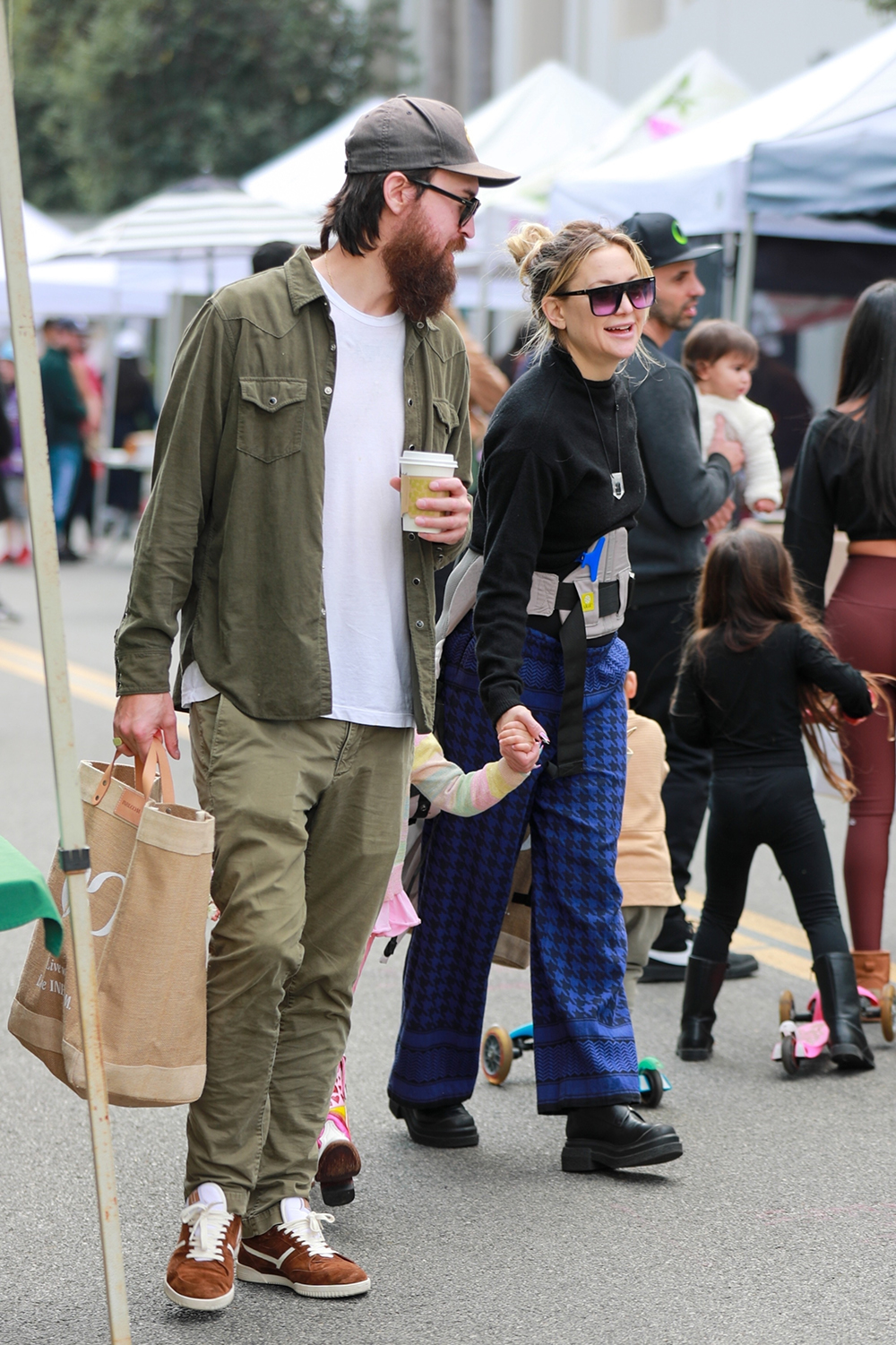 *EXCLUSIVE* Kate Hudson and partner Danny Fujikawa spend the day with their daughter at Beverly Hills Farmer's Market