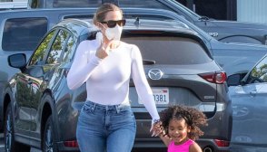 True Thompson, Khloe Kardashian