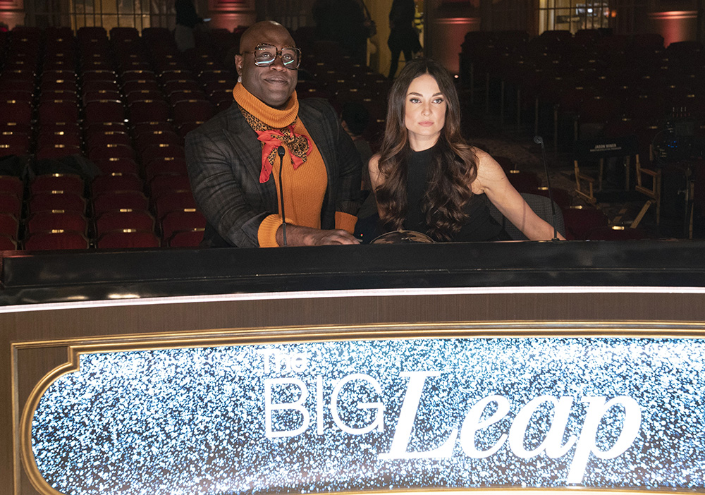 THE BIG LEAP: L-R: Kevin Daniels and Mallory Jansen in the ìI Want You Backî series premiere episode of THE BIG LEAP airing Monday, Sept. 20 (9:00-10:00PM ET/PT) on FOX. © 2021 FOX Media LLC. CR: Jean Whiteside/FOX.