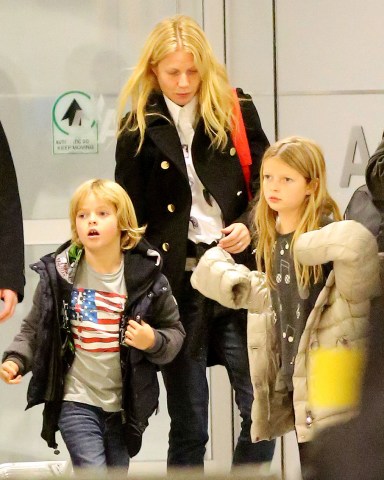 Gwyneth Paltrow touches down in JFK Airport with her kids Apple and Moses in NYC

Pictured: Gwyneth Paltrow,Apple Martin,Moses Martin,Gwyneth Paltrow
Apple Martin
Moses Martin
Ref: SPL670531 181213 NON-EXCLUSIVE
Picture by: SplashNews.com

Splash News and Pictures
USA: +1 310-525-5808
London: +44 (0)20 8126 1009
Berlin: +49 175 3764 166
photodesk@splashnews.com

World Rights