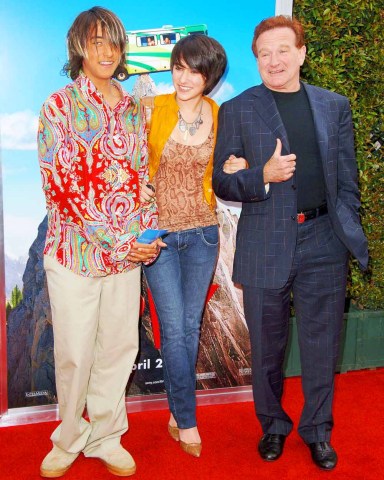 Cody Williams, Zelda Williams and Robin Williams
'RV' FILM PREMIERE PRESENTED BY COLUMBIA PICTURES, LOS ANGELES, AMERICA - 23 APR 2006