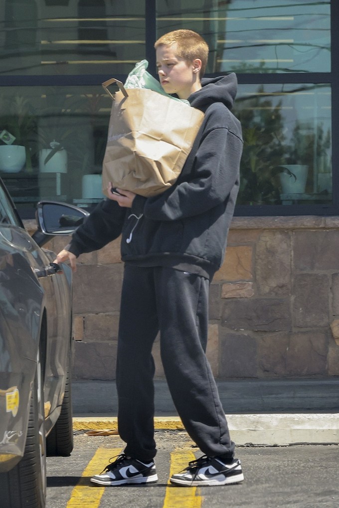 Shiloh Jolie-Pitt wore an all-black outfit for a grocery run