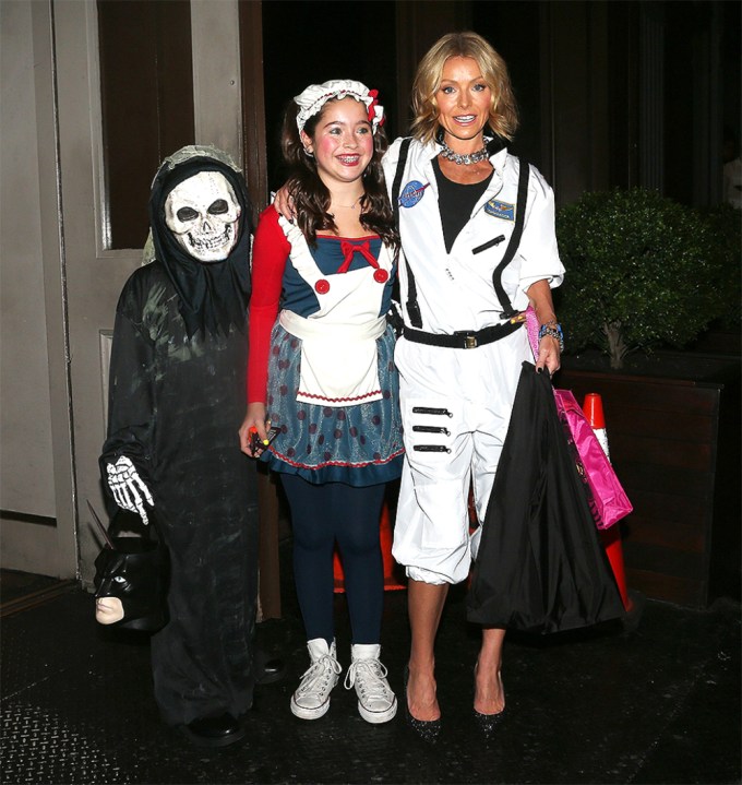 Kelly Ripa’s Kids As A Raggedy Ann Doll and Skull