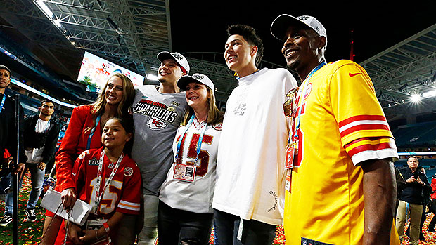 patrick mahomes with his siblings