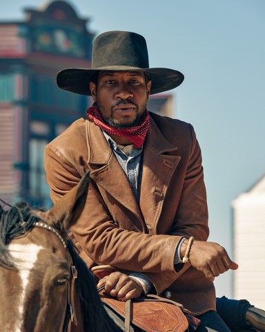 THE HARDER THEY FALL: JONATHAN MAJORS as NAT LOVE in THE HARDER THEY FALL Cr. © DAVID LEE/NETFLIX © 2021