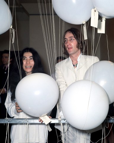 JOHN LENNON AND YOKO ONOJOHN LENNON AND YOKO ONO - 1968