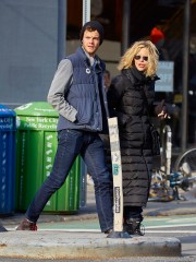 Meg Ryan spotted out and about with son Jack Quaid in NYC

Pictured: Meg Ryan,Jack Quaid,Meg Ryan
Jack Quaid
Ref: SPL1397304 221116 NON-EXCLUSIVE
Picture by: SplashNews.com

Splash News and Pictures
USA: +1 310-525-5808
London: +44 (0)20 8126 1009
Berlin: +49 175 3764 166
photodesk@splashnews.com

World Rights