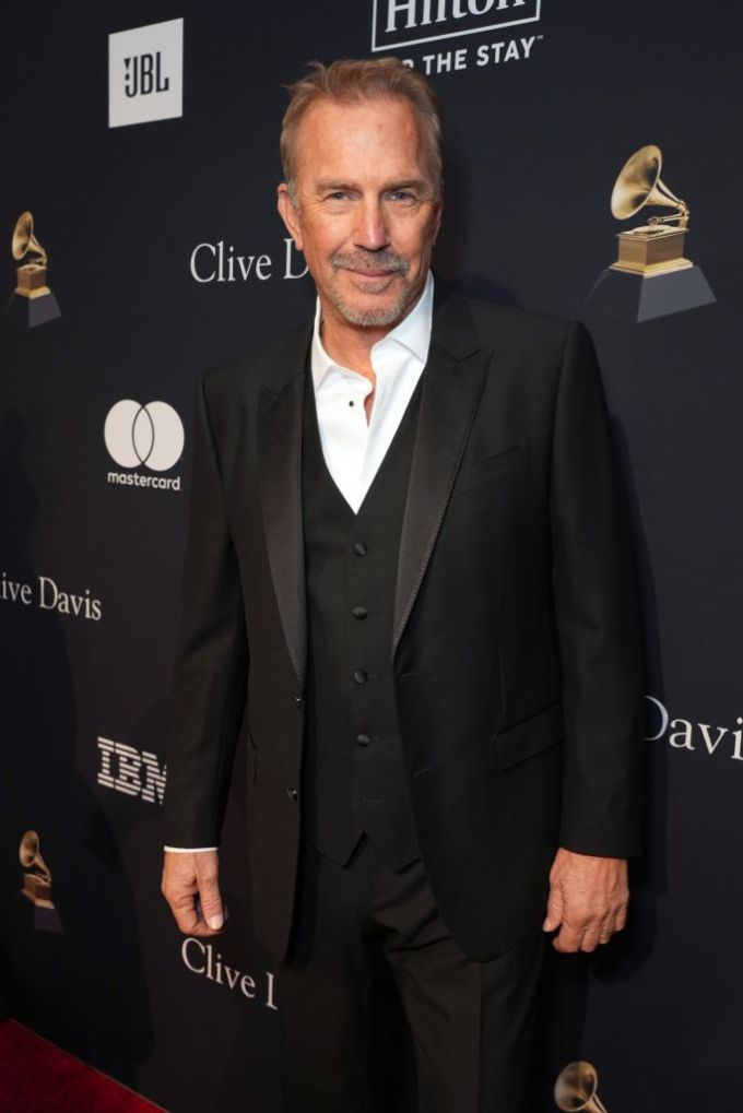 Kevin Costner Posed For a Grammy Event