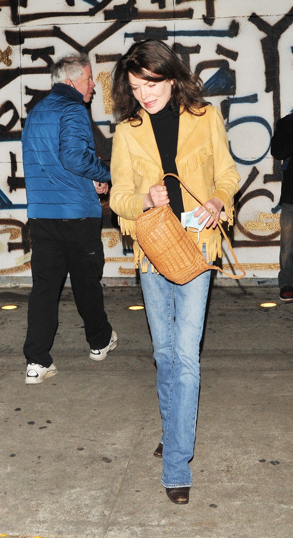 EXCLUSIVE: Lara Flynn Boyle at Craig's in West Hollywood for dinner on February 23rd 2022. 23 Feb 2022 Pictured: Lara Flynn Boyle at Craig's in West Hollywood for dinner on February 23rd 2022. Photo credit: twoeyephotos/MEGA TheMegaAgency.com +1 888 505 6342 (Mega Agency TagID: MEGA830963_002.jpg) [Photo via Mega Agency]