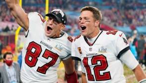 Rob Gronkowski, Tom Brady