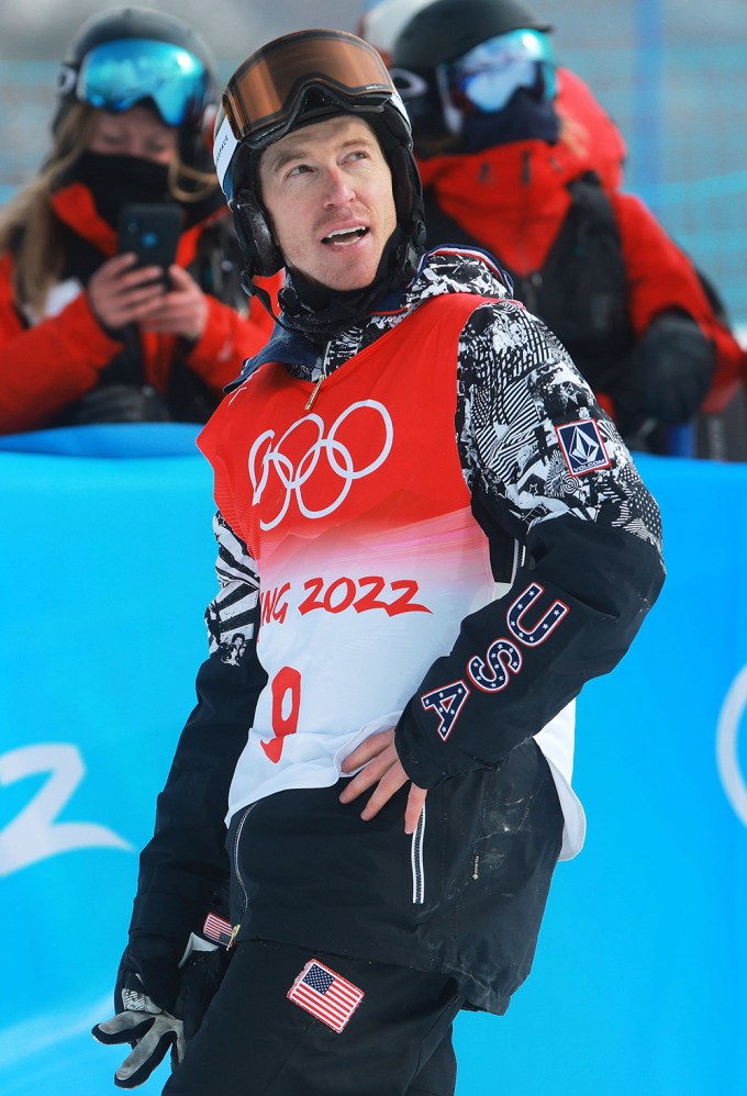 Shaun White Checks His Score