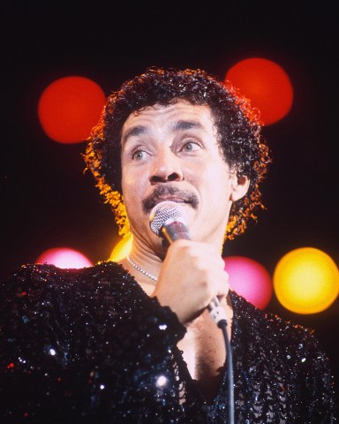 SMOKEY ROBINSON
SMOKEY ROBINSON IN CONCERT - 1983