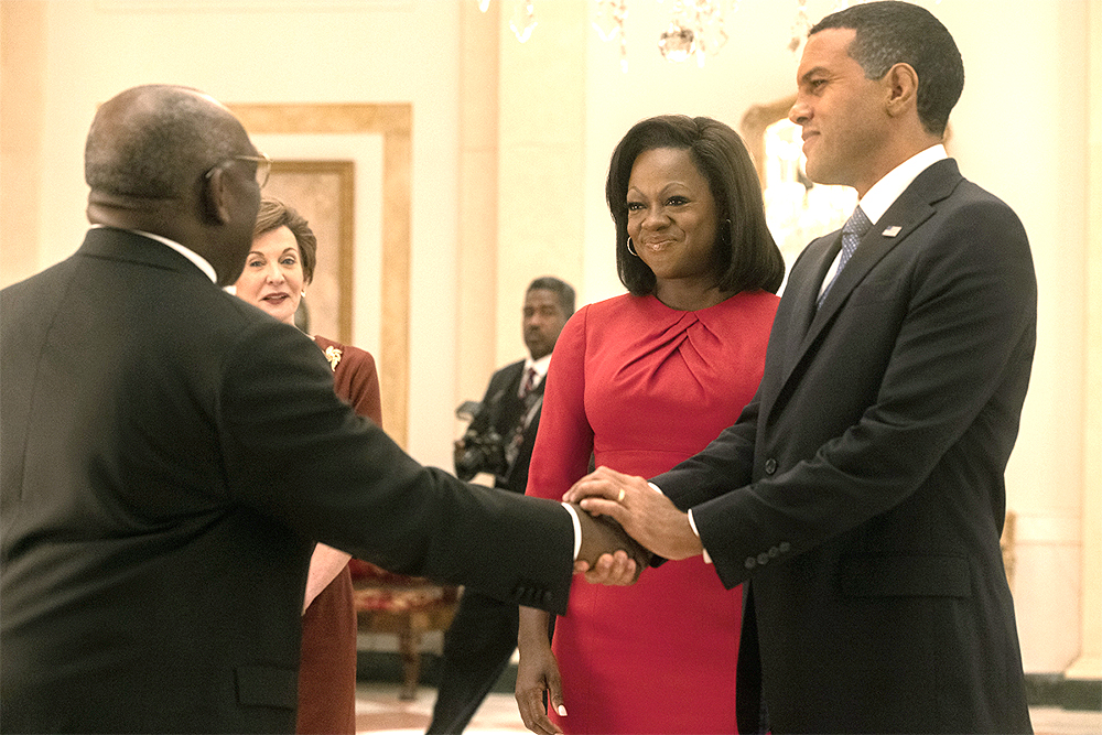 (L-R): Kathleen Garrett as Laura Bush, Viola Davis as Michelle Obama and O-T Fagbenle as Barack Obama in THE FIRST LADY, "102".  Photo credit: Jackson Lee Davis/SHOWTIME.