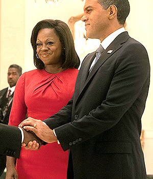 (L-R): Kathleen Garrett as Laura Bush, Viola Davis as Michelle Obama and O-T Fagbenle as Barack Obama in THE FIRST LADY, "102".  Photo credit: Jackson Lee Davis/SHOWTIME.