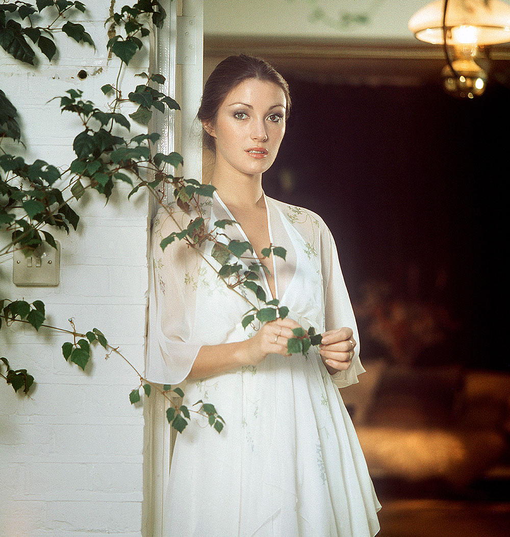 EDITORIAL USE ONLY / NO SPORT GROUP PUBLICATIONS / MINIMUM USE FEE £50
Mandatory Credit: Photo by Rebelshot/Shutterstock (57603b)
Jane Seymour at home in West London, Britain - 1970
JANE SEYMOUR