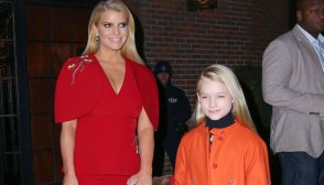 Jessica Simpson, Maxwell