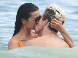 EXCLUSIVE: Actress and Model Nina Dobrev and sports personality Shaun White enjoying the day at Tulum Beach. 21 Aug 2020 Pictured: Nina Dobrev, Shaun White. Photo credit: BROADIMAGE/MEGA TheMegaAgency.com +1 888 505 6342 (Mega Agency TagID: MEGA695816_001.jpg) [Photo via Mega Agency]