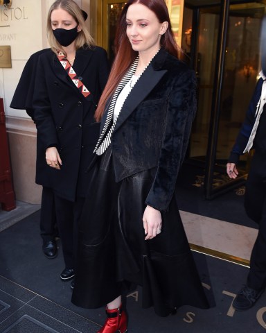 Sophie Turner & Joe Jonas are seen making their way to the Louis Vuitton fashion show in Paris. 07 Mar 2022 Pictured: Sophie Turner ,Joe Jonas. Photo credit: Neil Warner/MEGA TheMegaAgency.com +1 888 505 6342 (Mega Agency TagID: MEGA835366_004.jpg) [Photo via Mega Agency]