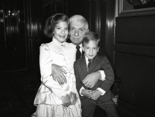 Reception Held in Honour of Aaron Spelling Held at Les Ambassadeurs Hamilton's Place Aaron Spelling with His Children Tori and RandyReception Held in Honour of Aaron Spelling Held at Les Ambassadeurs, Hamilton's Place Reception Held in Honour of Aaron Spelling Held at Les Ambassadeurs, Hamilton's Place - 18 Jul 1984