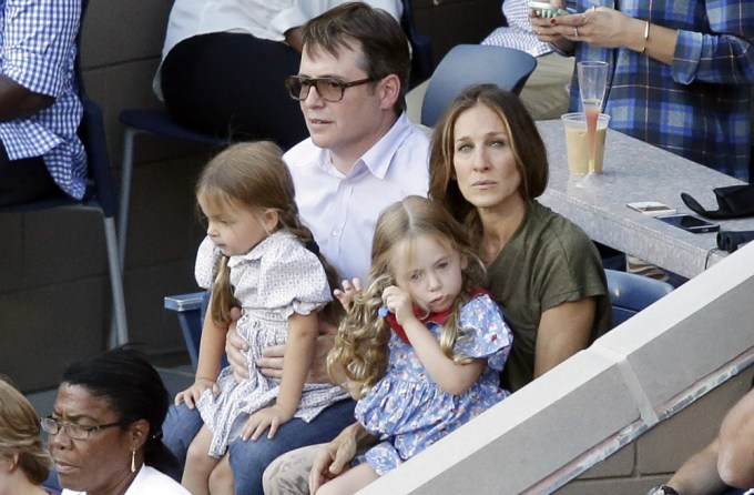 Matthew Broderick & SJP Watch Tennis