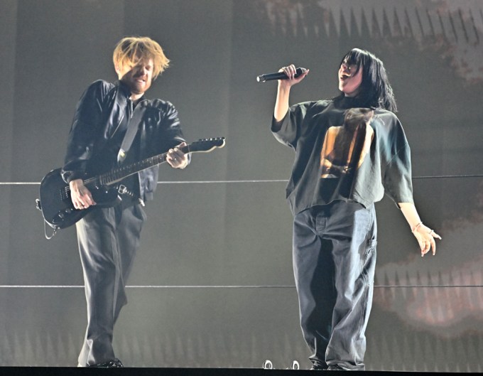 Billie Eilish & Finneas Perform ‘Happier Than Ever’