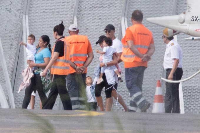 Cristiano Ronaldo & Family Leave Greece