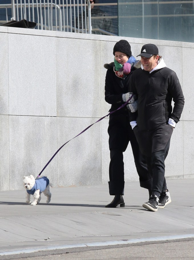 Ewan McGregor & Mary Elizabeth Winstead Bundle Up