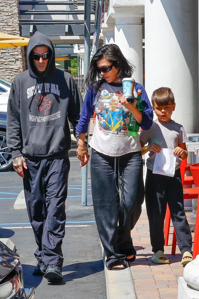 Kourtney & Travis go on a coffee run