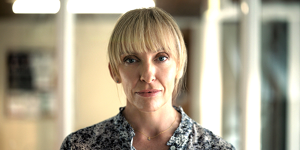 Pieces of Her. Toni Collette as Laura Oliver in episode 101 of Pieces of Her. Cr. Courtesy Of Netflix © 2022