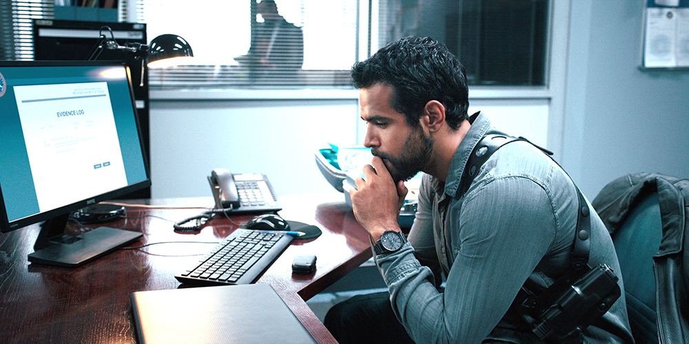 Pieces of Her. Jacob Scipio as Michael Vargas in episode 105 of Pieces of Her. Cr. Courtesy Of Netflix © 2022