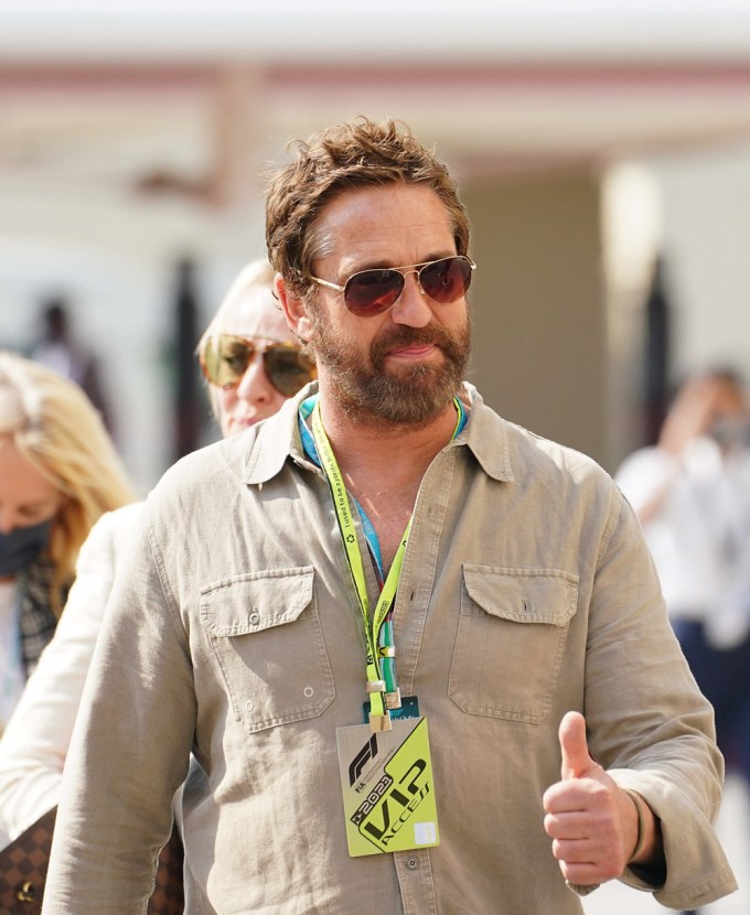 Gerard Butler giving a thumbs up