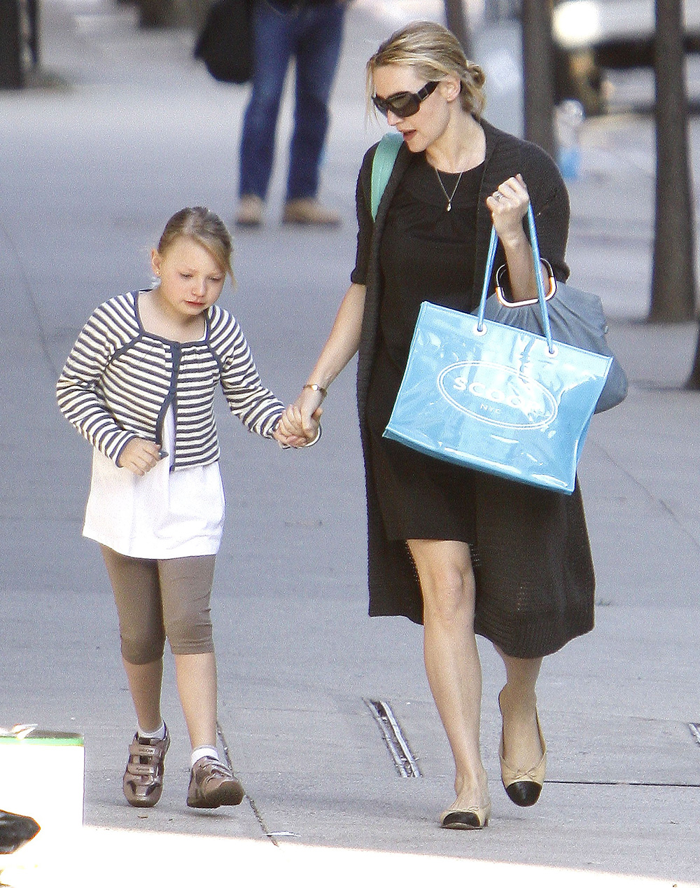 Kate Winslet picking up daughter Mia from School in New York, America - 17 Apr 2009