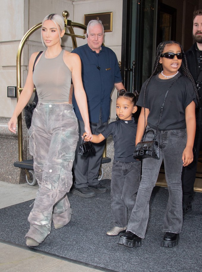 Kim Kardashian Leaving Her NYC Hotel With Chicago and North